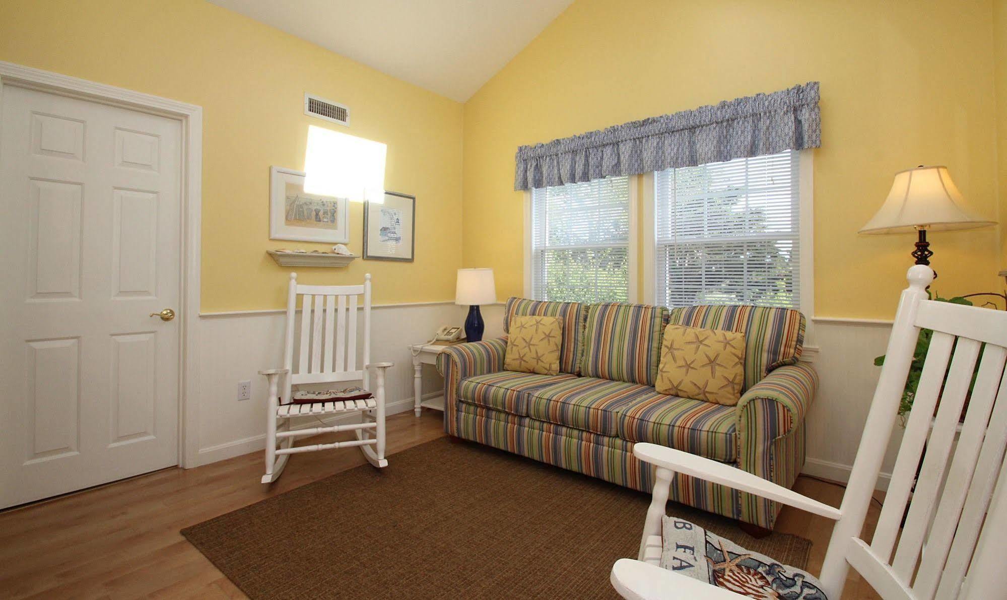 Colonial Acres Resort West Yarmouth Buitenkant foto
