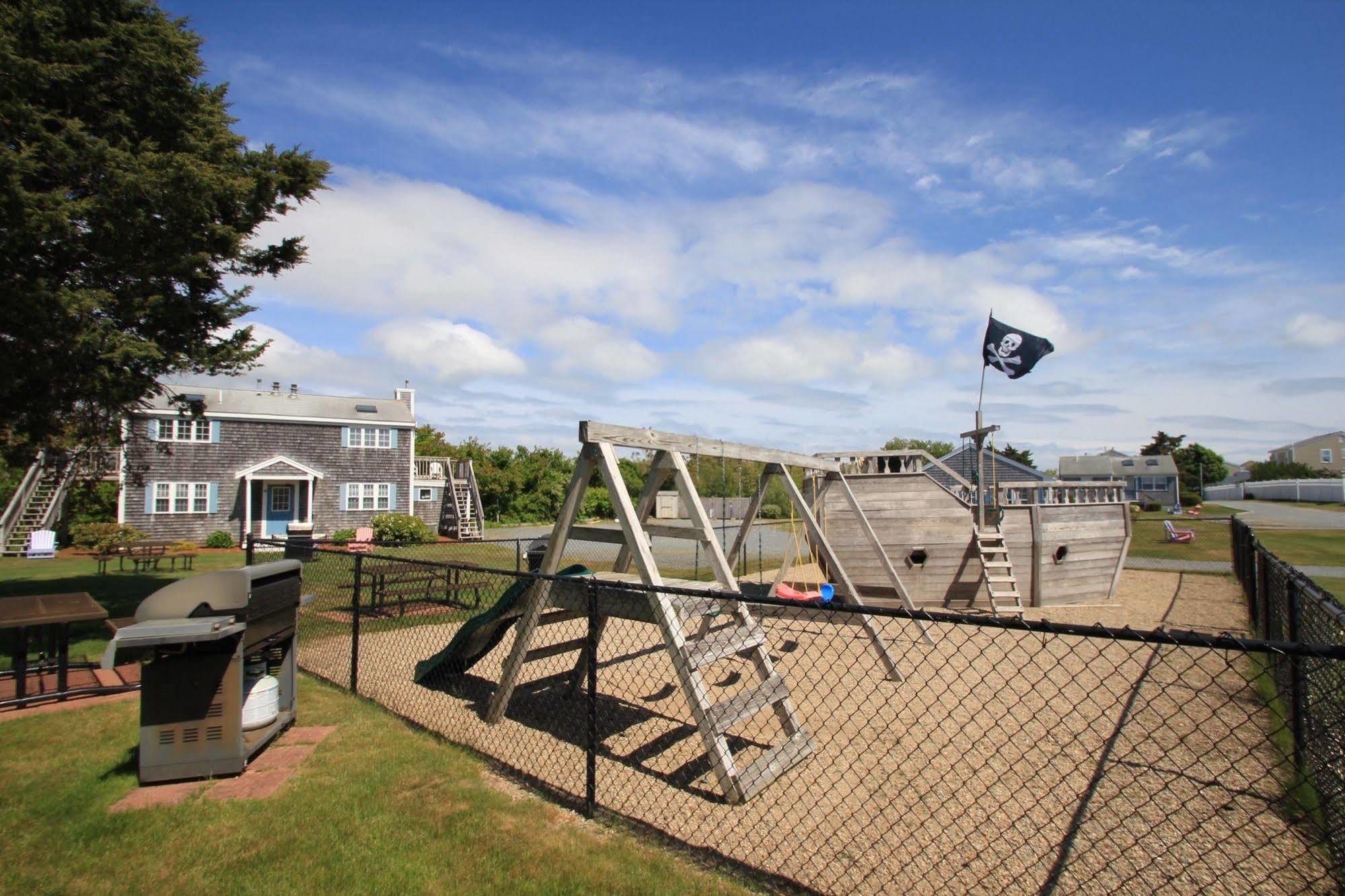 Colonial Acres Resort West Yarmouth Buitenkant foto