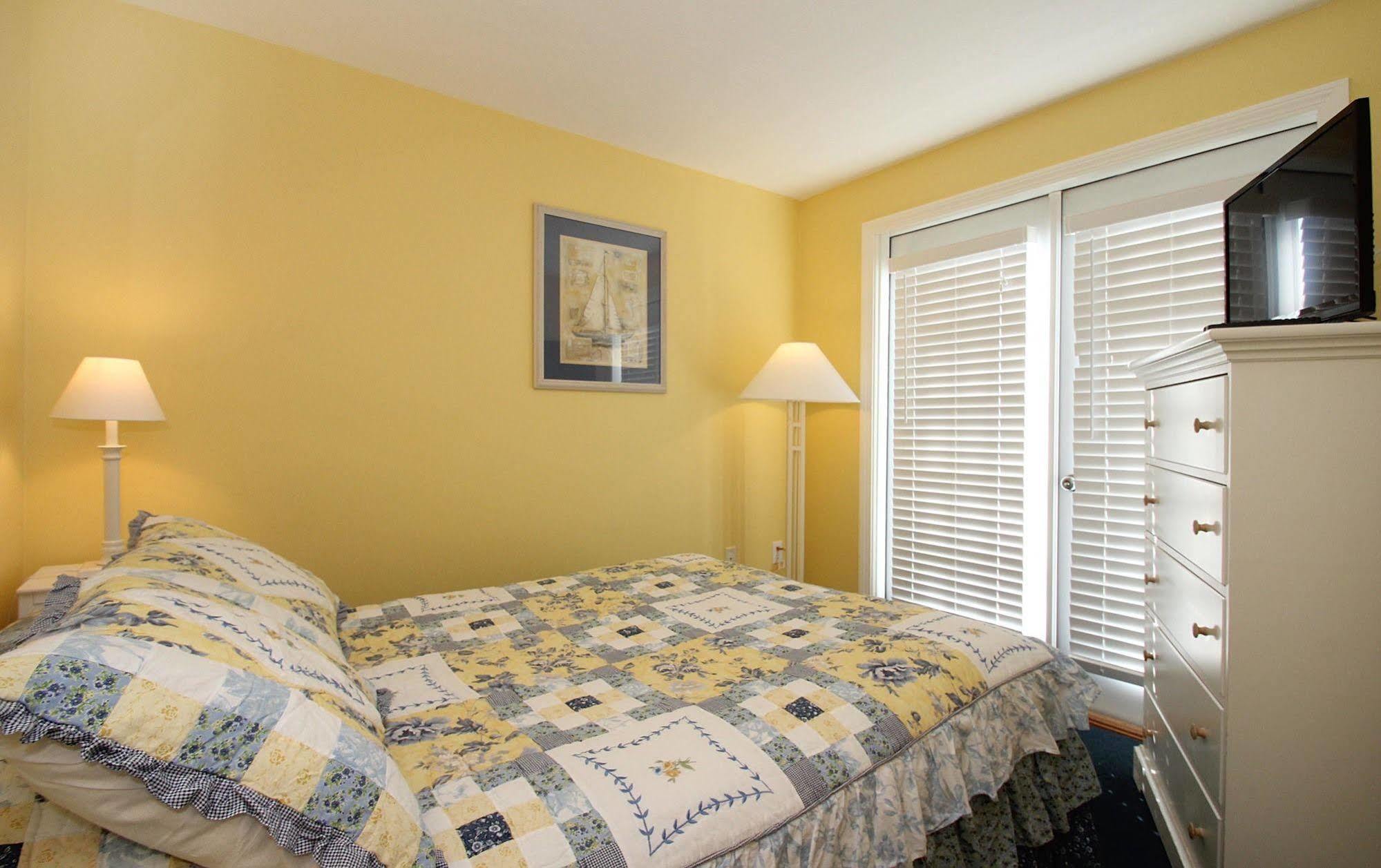 Colonial Acres Resort West Yarmouth Buitenkant foto